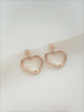 
                        
                          Load image into Gallery viewer, BRIA Heart White Weave Gold Frame Earrings
                        
                      