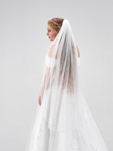 
                        
                          Load image into Gallery viewer, ALICE - Pleated Chic Veil from Davie &amp; Chiyo
                        
                      