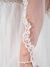 
                        
                          Load image into Gallery viewer, BRIONY - Classic Lace Veil from Davie &amp; Chiyo
                        
                      