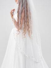 
                        
                          Load image into Gallery viewer, EVA - Bohemian Leaf Veil from Davie &amp; Chiyo
                        
                      