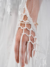 
                        
                          Load image into Gallery viewer, PASIPHAË - Classic Boho Veil from Davie &amp; Chiyo
                        
                      