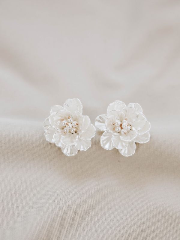 EVELYN Anemone Blooming Pearl Earrings