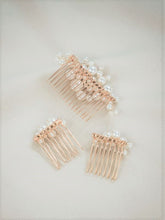 
                        
                          Load image into Gallery viewer, FLORA Classic Swarovski Pearl Hair Comb &amp; Pin Sets
                        
                      