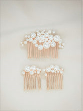 
                        
                          Load image into Gallery viewer, FLORA Classic Swarovski Pearl Hair Comb &amp; Pin Sets
                        
                      