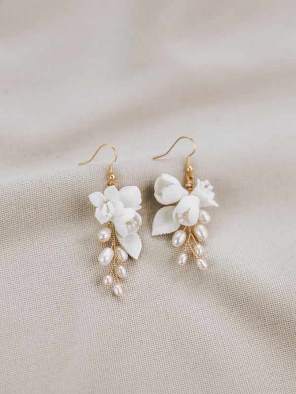 HARPER Floral Pearl Droplet Earrings & Hairpin set