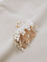 
                        
                          Load image into Gallery viewer, HARPER Airy Gracious Floral Hair Comb
                        
                      