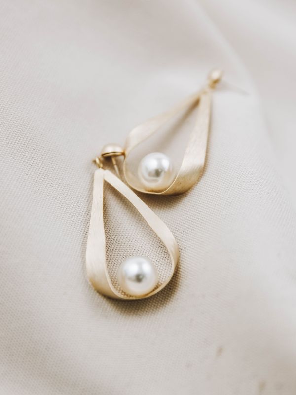 INGRID Teardrop Swarovski Pearl Matt Gold Earrings