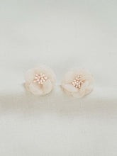 
                        
                          Load image into Gallery viewer, IRENE Sweet Pea Flower Stud Earrings
                        
                      