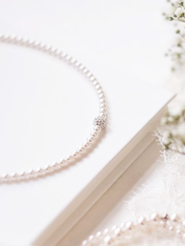 SELENA Pearl - Necklace from Abrazi